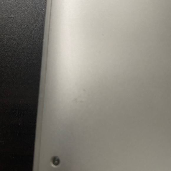 MacBook Pro - Picture 7 of 13